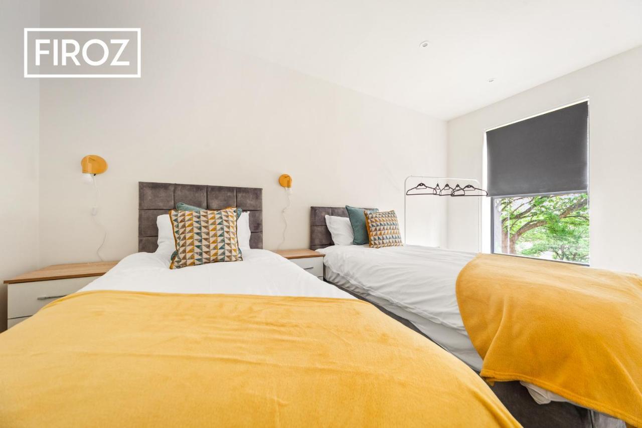 Spacious 4 Bedroom 3 Bath House For Families & Contractors With Free Parking, Fast Wi-Fi & Netflix By Firoz Property Management 리즈 외부 사진