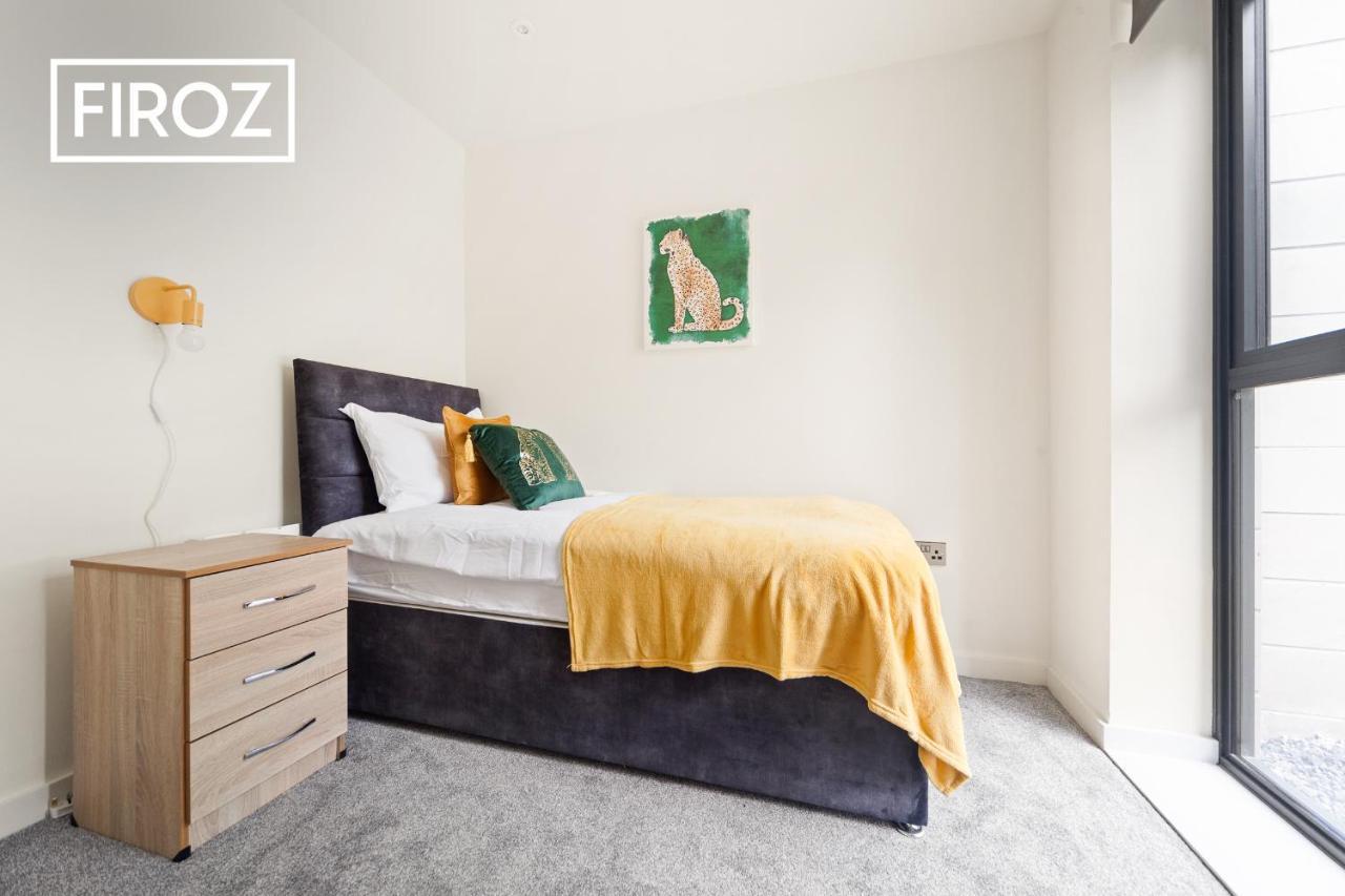 Spacious 4 Bedroom 3 Bath House For Families & Contractors With Free Parking, Fast Wi-Fi & Netflix By Firoz Property Management 리즈 외부 사진