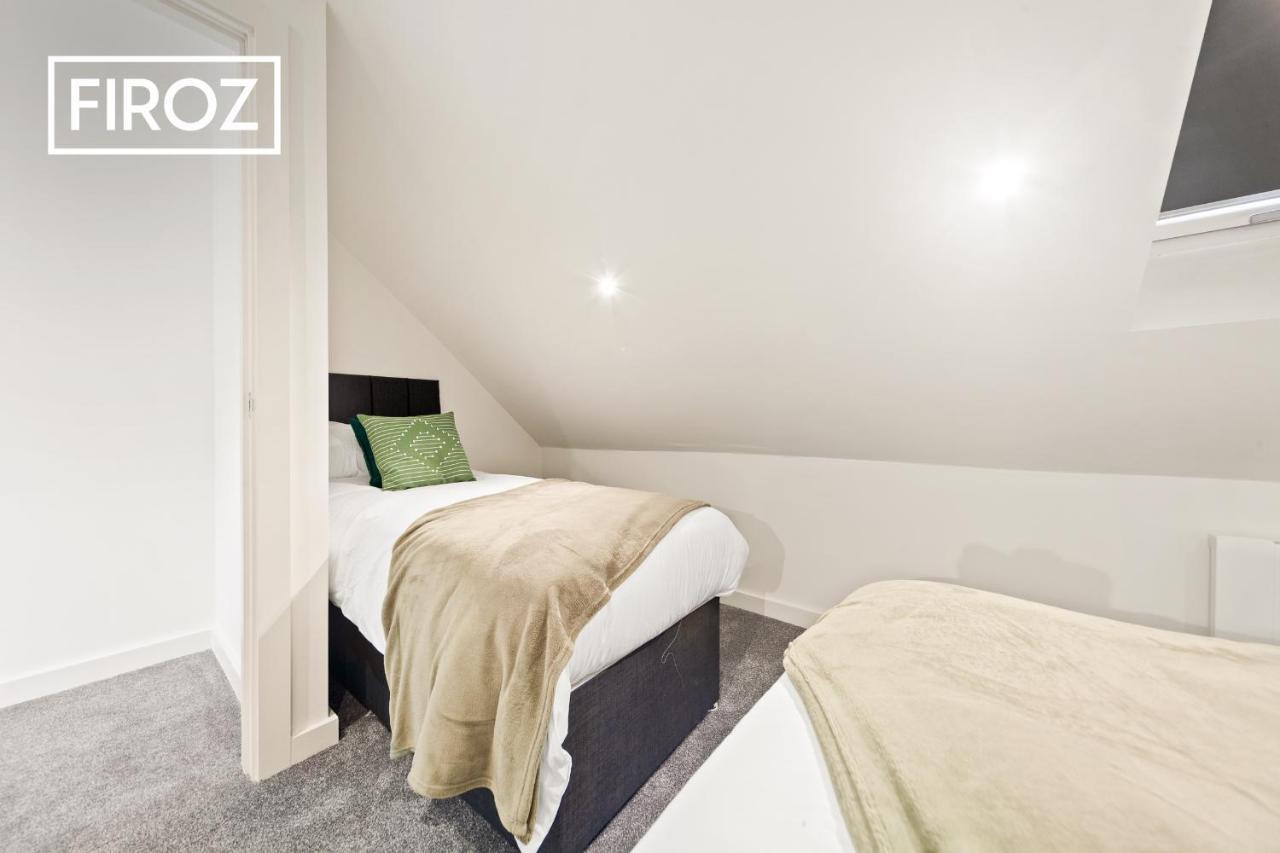 Spacious 4 Bedroom 3 Bath House For Families & Contractors With Free Parking, Fast Wi-Fi & Netflix By Firoz Property Management 리즈 외부 사진