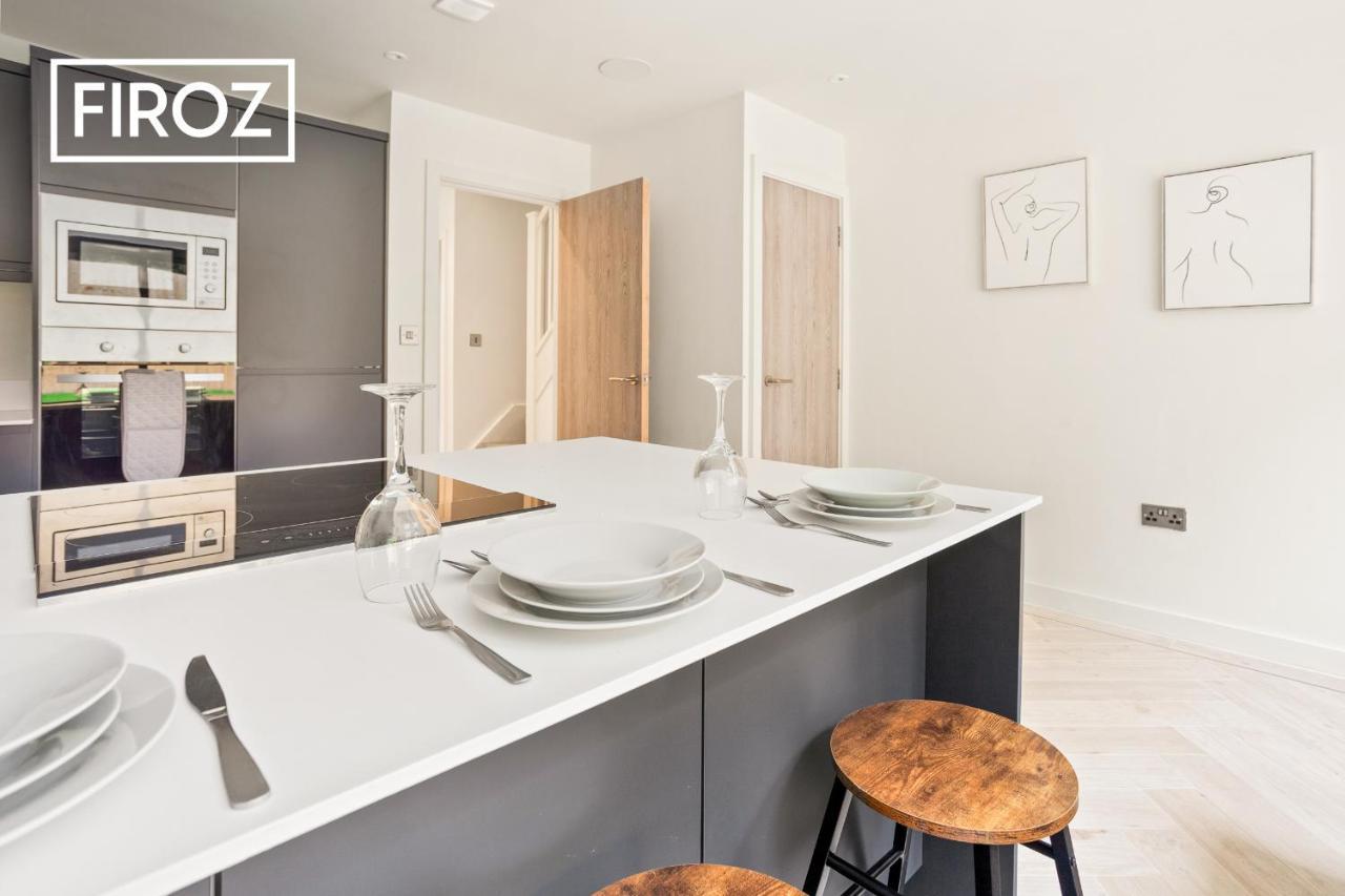 Spacious 4 Bedroom 3 Bath House For Families & Contractors With Free Parking, Fast Wi-Fi & Netflix By Firoz Property Management 리즈 외부 사진