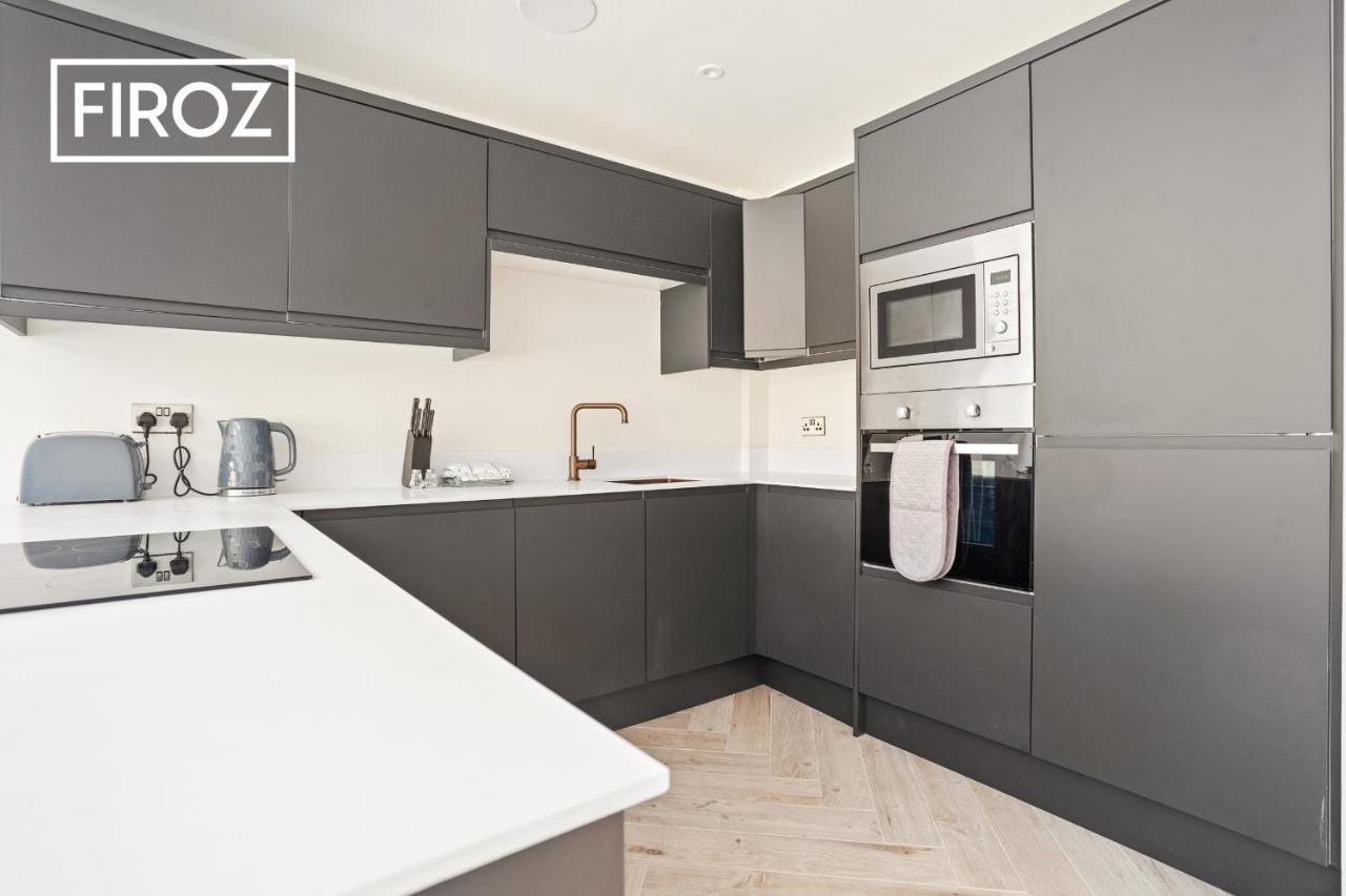 Spacious 4 Bedroom 3 Bath House For Families & Contractors With Free Parking, Fast Wi-Fi & Netflix By Firoz Property Management 리즈 외부 사진