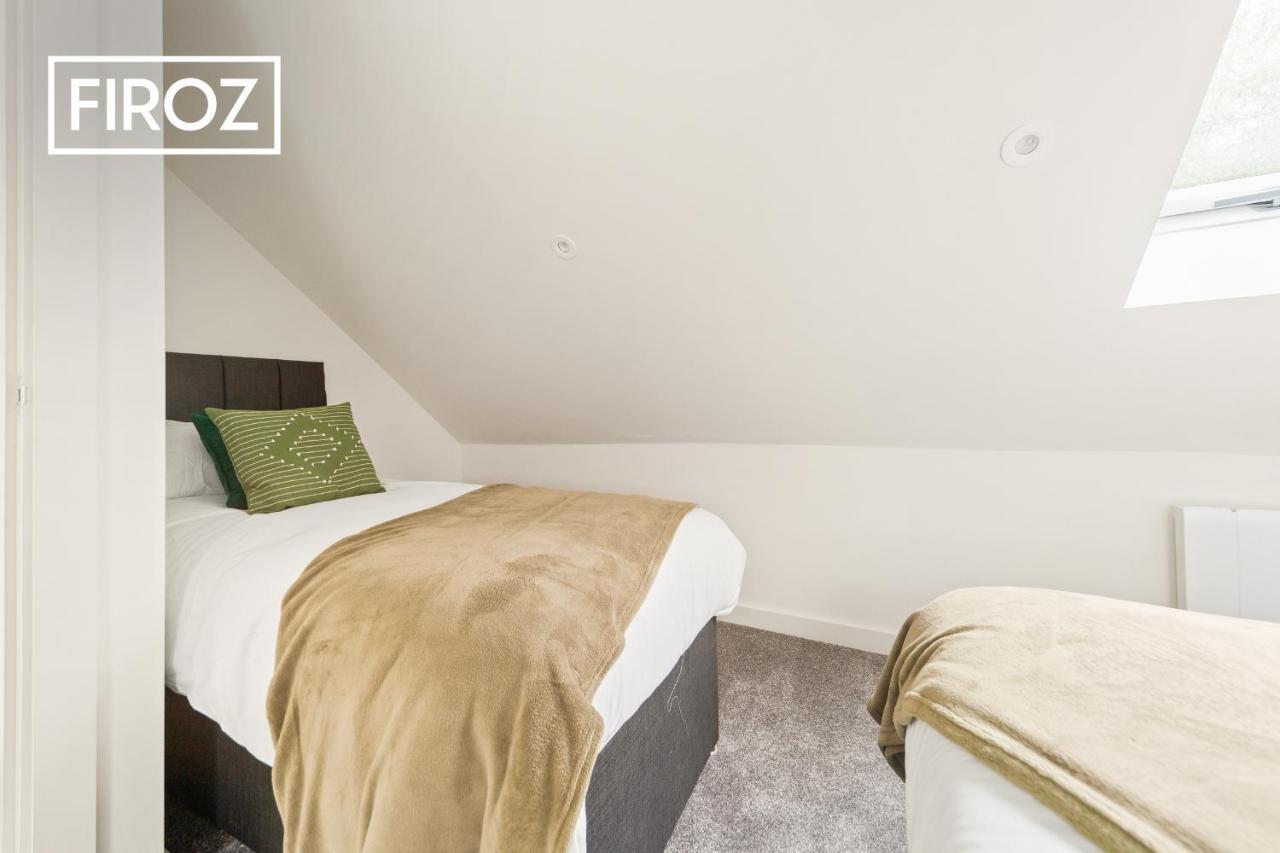 Spacious 4 Bedroom 3 Bath House For Families & Contractors With Free Parking, Fast Wi-Fi & Netflix By Firoz Property Management 리즈 외부 사진