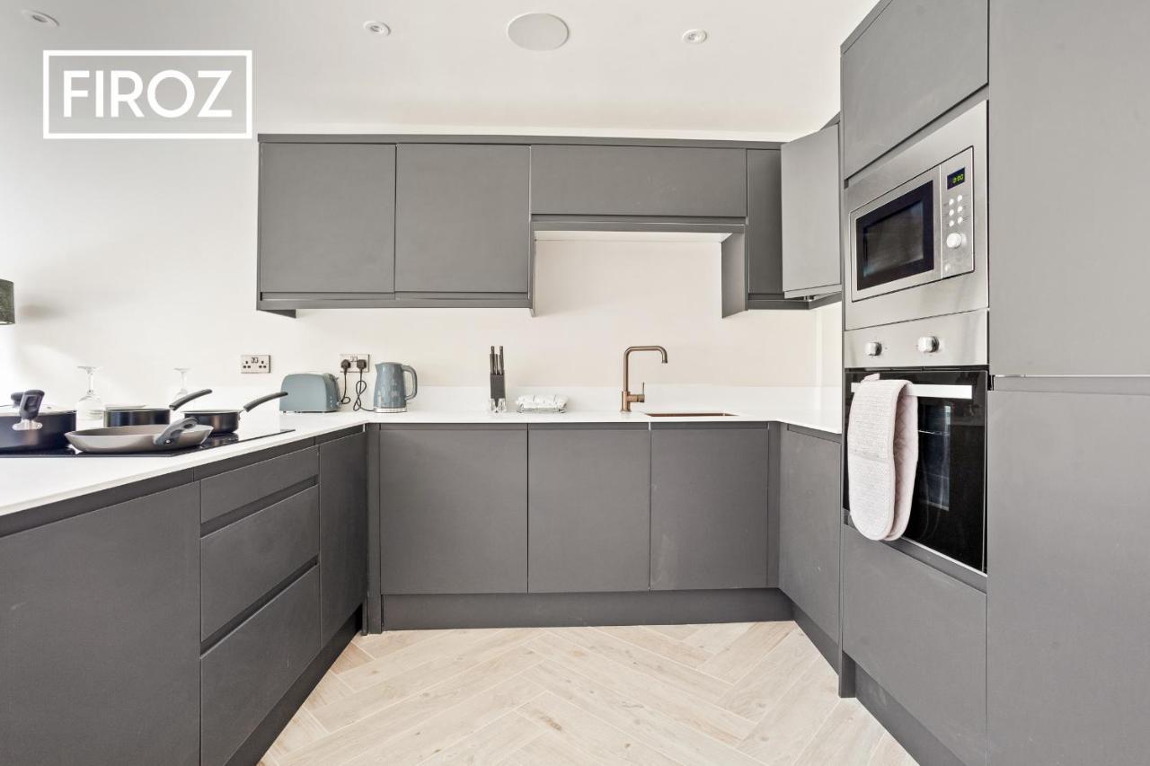 Spacious 4 Bedroom 3 Bath House For Families & Contractors With Free Parking, Fast Wi-Fi & Netflix By Firoz Property Management 리즈 외부 사진